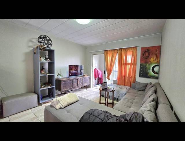 2 BEDROOM TOWNHOUSE FOR SALE IN RACEVIEW